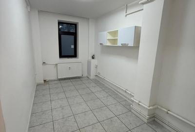 Apartament cu 2 camere decomandat în Calea București - 2