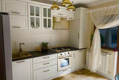 Apartament cu 4 camere decomandat în Central - 2