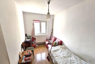 Apartament cu 3 camere decomandat în Alexandru cel Bun - 3