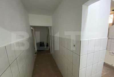 Spatiu comercial 4 camere 215 mp utili cu un vad excelent, z - 5