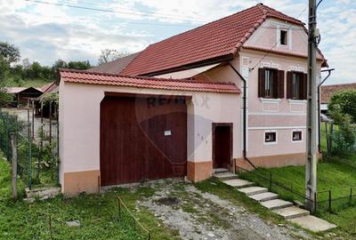 Casă  cu 5 camere de vânzare in Apos - 1