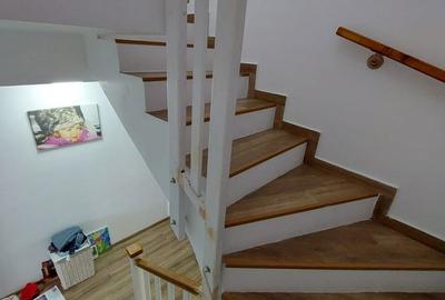 Casă cu 5 camere cu Teren 233 Mp în Ghencea