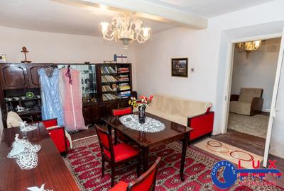 Casă cu 5 camere cu Teren 2997 Mp în Central - 8