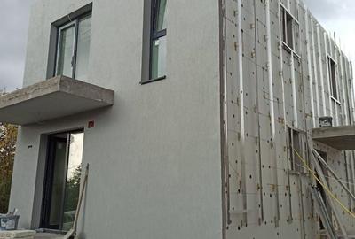 Casă individuală cu 3 camere cu Canalizare în Central - 1