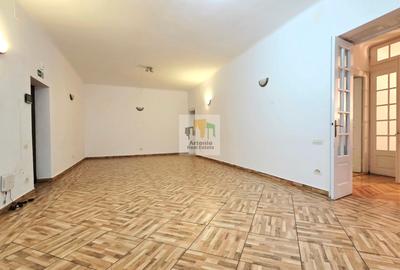 Casă cu 5 camere cu Teren 350 Mp în P-ța Unirii - 3