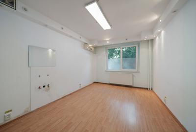 Spatiu comercial/rezidential*Centrala proprie*Parter*Acces stradal*Bloc 1981 - 4