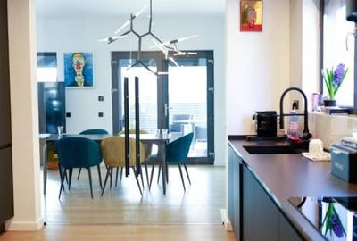 Casă cu 4 camere cu Teren 435 Mp în Central