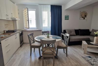 Apartament cu 2 camere decomandat, mobilat în Tractorul - 4