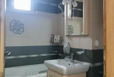 Apartament cu 3 camere de închiriat , zona Centru-Bd. Tomis - 7