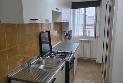 Garsonieră decomandată în Central - 4