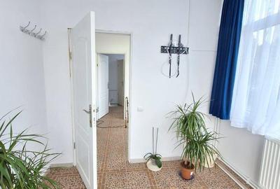 Casă cu Teren 2500 Mp în Frumușani - 3