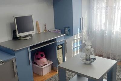 Apartament cu 3 camere decomandat în Câlnic - 1