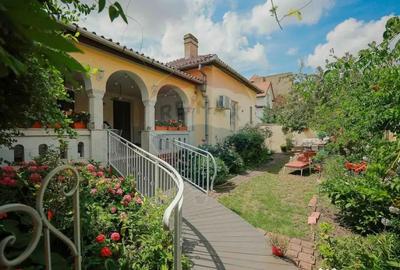 Casă cu 4 camere cu Teren 331 Mp în Central - 2