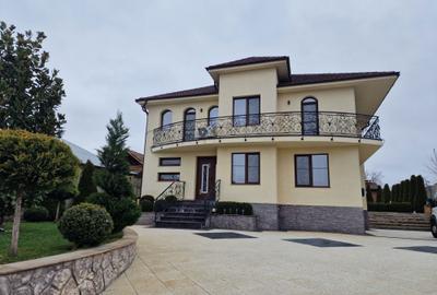 Casă cu 4 camere în Central - 5