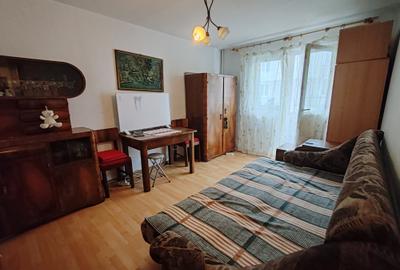 Apartament cu 3 camere decomandat în Astra - 1