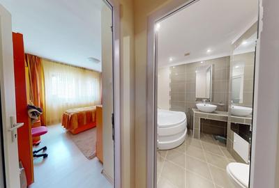 Apartament cu 4 camere decomandat în Răcădău - 5