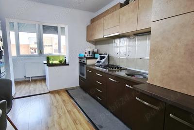 Apartament 3 camere de vanzare, zona Miorita - 3