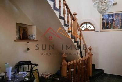 Casa tip conac, teren 4000 mp, finisaje deosebite, garaj, Prahova - 11