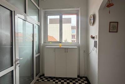 Apartament cu 3 camere semidecomandat în Central - 12