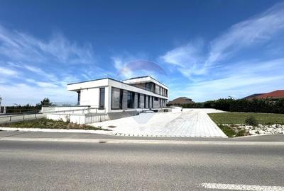 Spațiu comercial, de 447 mp, în Central - 6