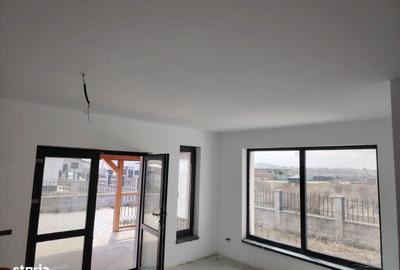 Casă cu 4 camere cu Teren 484 Mp în Crevedia - 6