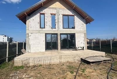 Casă cu 3 camere cu Teren 500 Mp în Roșu - 9