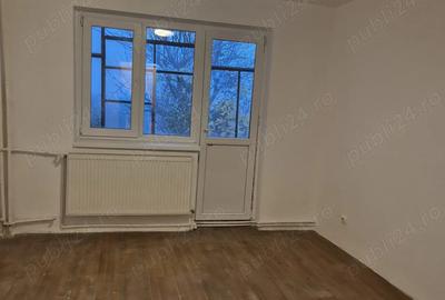 De vanzare apartament 3 camere direct proprietar - 2