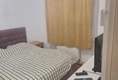 Inchiriez apartament cu 3 camere pe strada Toamnei micro 3. - 7