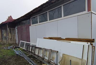 Casă cu 4 camere cu Teren 2800 Mp în Grădinari - 1