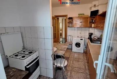 Apartament cu 3 camere decomandat în Narcisa