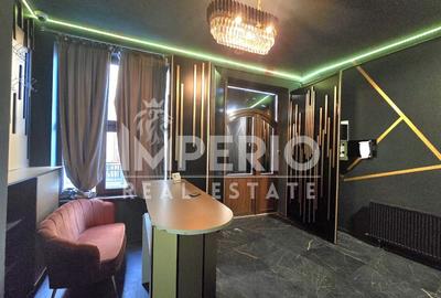 Casă cu 10 camere cu Canalizare în Central - 1