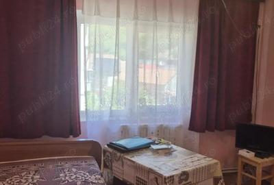 Vand ap.3 cam conf.1 decomandat.bloc de 4 etaje la etajul 3 - 7