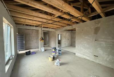 Casă cu 5 camere cu Teren 530 Mp în Satu Nou de Jos - 2