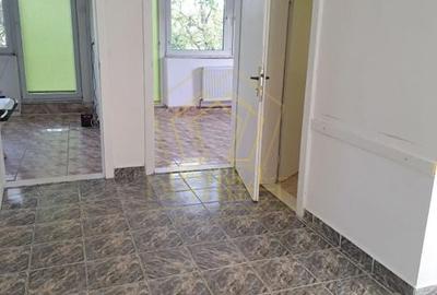 Spatiu comercial util compartimentat I Lipovei - 1