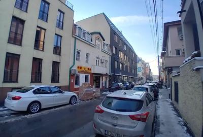 Apartament cu 4 camere decomandat în Dorobanți