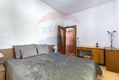 Apartament cu 2 camere decomandat, mobilat în Tractorul - 11