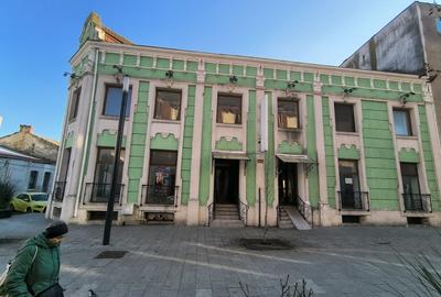 Ultracentral Promendata Stefan cel Mare-cladire interbelica diverse activitati - 2