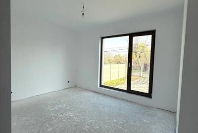 Casă cu 4 camere în Central - 2