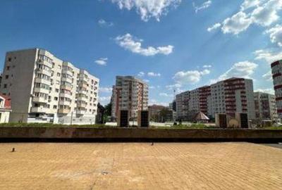 Spațiu comercial, de 892 mp, în 1 Mai - 5