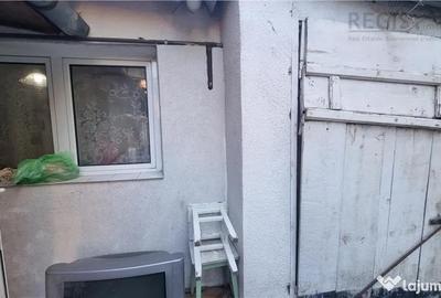 Apartament cu 4 camere semidecomandat, mobilat în 15 Noiembrie - 9
