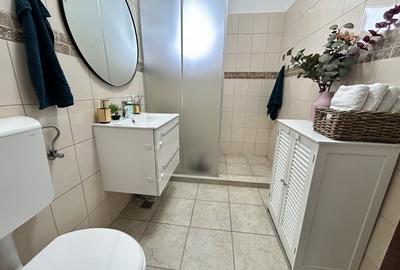 Apartament cu 3 camere semidecomandat, mobilat în Central - 16