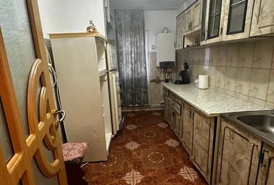 De vanzare apartament cu 3 camere si 2 bai, mobilat ?i utilat, 52.000 euro - 2