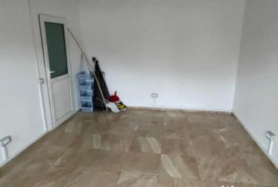 Apartament cu 3 camere decomandat în Central - 2