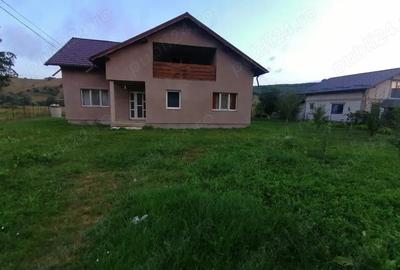 Casă în Dolhești - 2