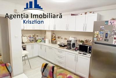 Apartament cu 3 camere de vanzare - Zona Micro 16 - 2
