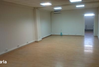 Casă cu 4 camere cu Teren 100 Mp în Central - 2