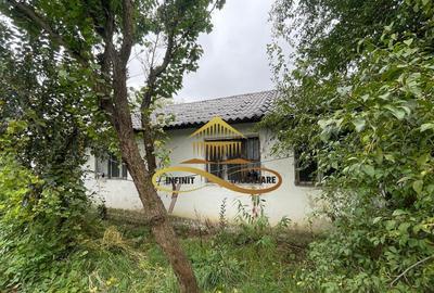 Cladire veche de vanzare in Saucesti Bacau - 1