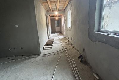 Casă cu 3 camere cu Teren 2500 Mp în Costești - 4