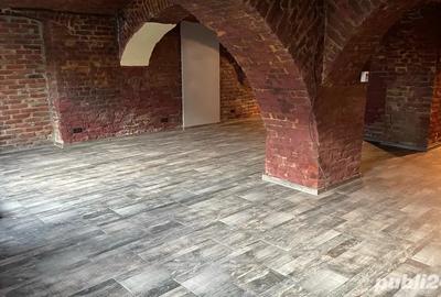 Inchiriez spatiu comercial central in Lugoj - 1