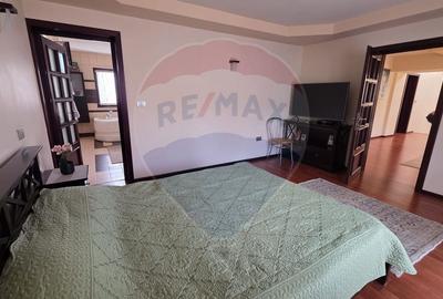 Casă cu 7 camere cu Teren 1371 Mp în Nord-Est - 10